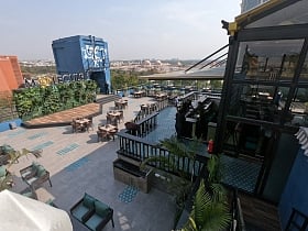 Molecule, the biggest Pub in Lucknow is opening on Sunday & this is our newest party destination