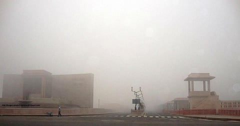 Dense fog & hazardous smog blanket covers UP; Lucknow's AQI surges to 193 on Wednesday