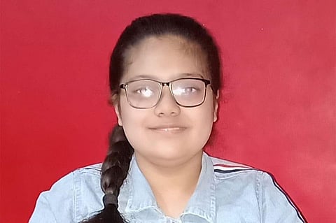 Meet the 13-year-old grad student from Indore who solves Rubik's cube wearing a blindfold!