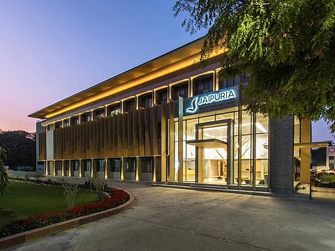 Pupils, alumni & staff of Lucknow's Jaipuria Institute unite to help citizens across the nation!