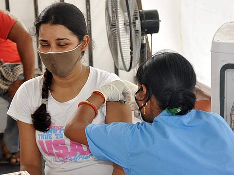 Special camps to be set up in Lucknow for conducting 40,000 daily vaccinations!