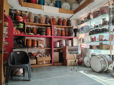 gj-ahd-08-dabgarwadmusicinstruments-specialstory-7205053_10022025185035_1002f_1739193635_136