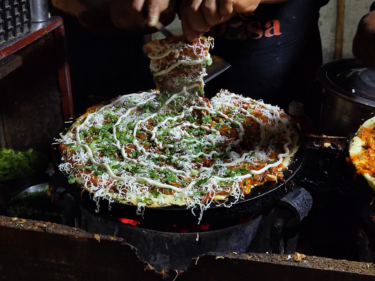 A smoky twist to South Indian delicacies: Chulha Dosa on HL Food Street ...
