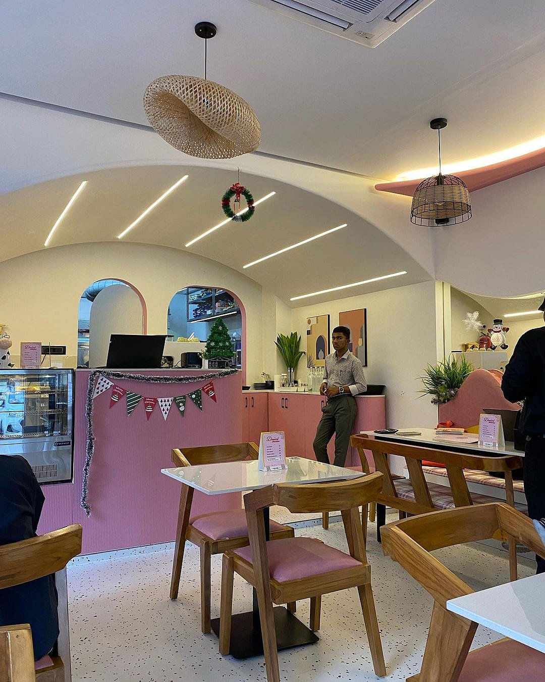 THIS whimsical cafe in Ahmedabad is offering free hot chocolate with ...