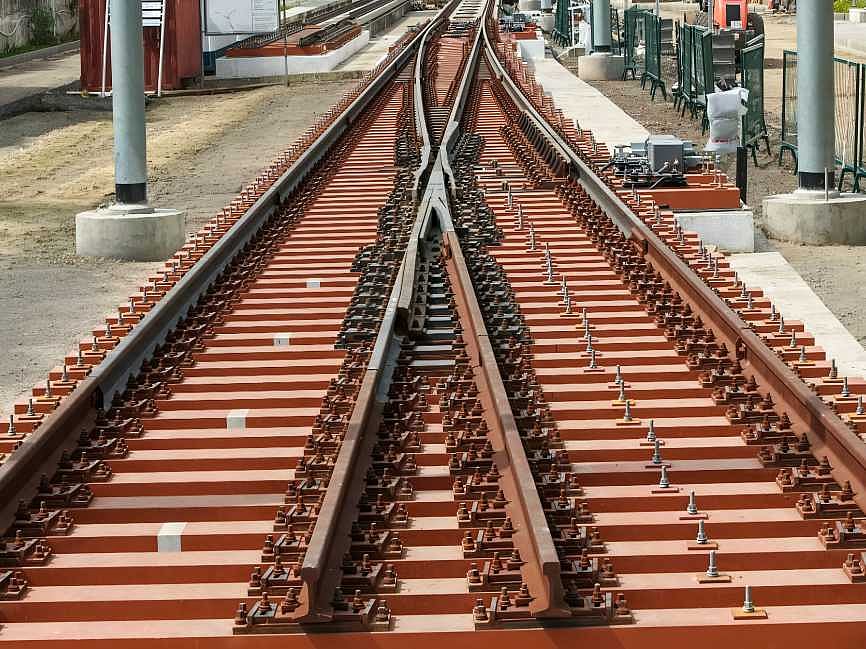 Mumbai-Ahmedabad bullet train to change tracks at 320 kmph