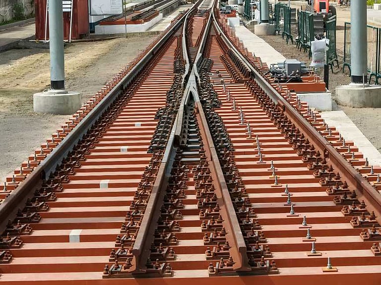 Mumbai-Ahmedabad bullet train to change tracks at 320 kmph