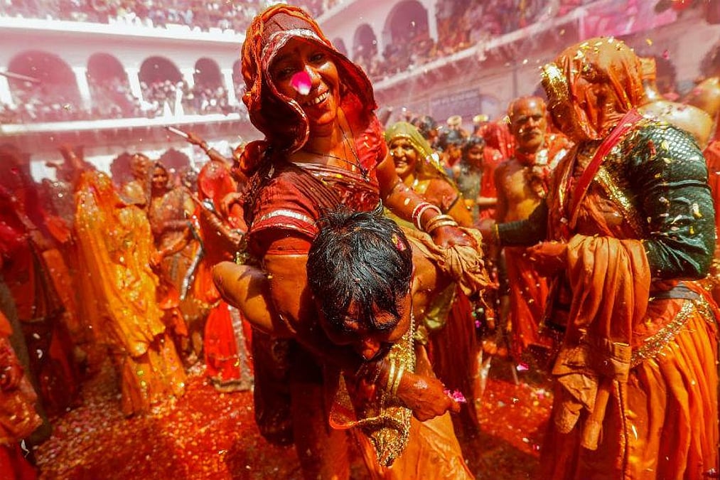 Kampir va sargish qizi bilan jinsiy aloqa video Yalangoch Zhenya Feofilaktova va porno seks sahnasining boshqa ishtirokchilari