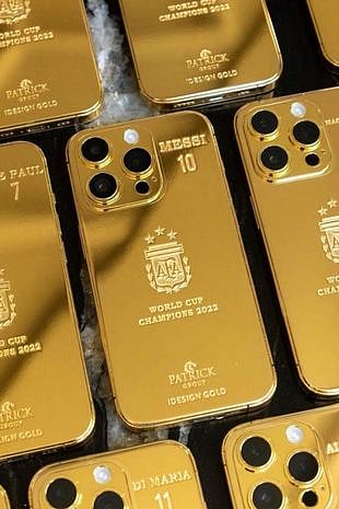 Gold plated iPhone meant for teammates