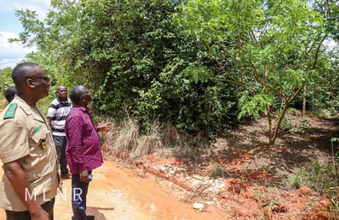 Site monitoring tour by ministry of lands