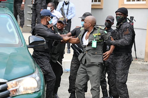 DSS fight prison officials 