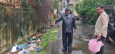 गटारे बुजविल्याने घरात पाणी शिरलं, केडीएमसी प्रशासनाचे दुर्लक्ष 