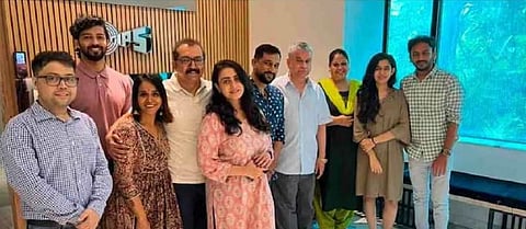 निळू फुलेंचं आयुष्यावर येणार बायोपिक; प्रसाद ओक करणार दिग्दर्शन!