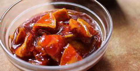 लिंबाचे लोणचे खाल्ल्याने 'हे' होतील आरोग्याला फायदे