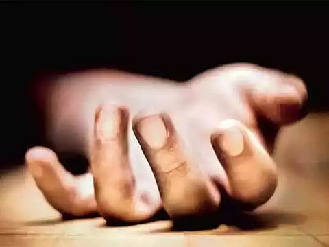 मी मेल्यानंतर सर्व काही ठीक होईल असे स्टेटस ठेवून तरुणाची आत्महत्या