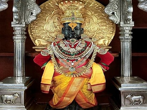 सरत्या वर्षाला निरोप देत नवीन वर्षाचं स्वागत देवदर्शनाने करण्याला भक्तांची पसंती