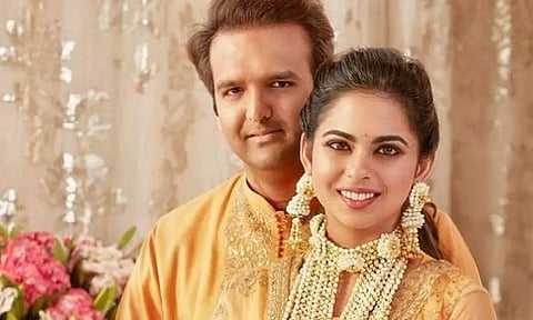 ईशा अंबानी जुळ्या बाळांसह आज भारतात येणार, स्वागताची जंगी तयारी