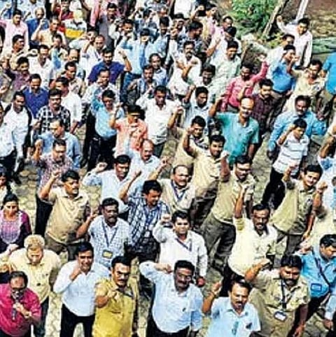 महावितरण कर्मचाऱ्यांचा संप अखेर मागे; देवेंद्र फडणवीसांनी केल्या मोठ्या घोषणा