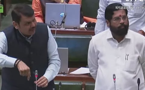 Budget Session VIDEO : मुख्यमंत्र्यांच्या मदतीसाठी उपमुख्यमंत्री पुढे सरसावले 