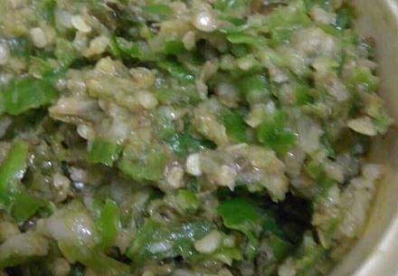 हिरव्या मिरचीचे भरीत कधी खाल्ले आहे का? वाचा रेसिपी