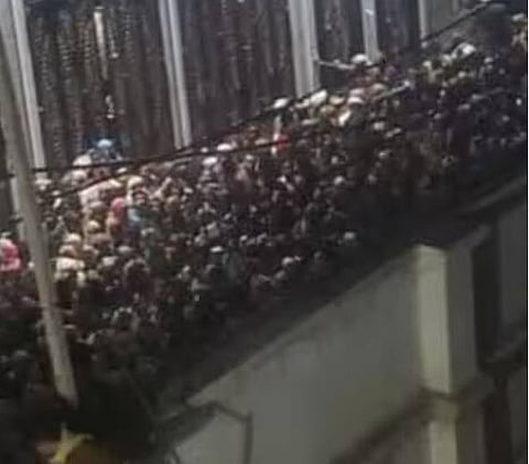 यमनच्या राजधानीमध्ये जकात वाटप करताना चेंगराचेंगरी; 79 जणांचा मृत्यू