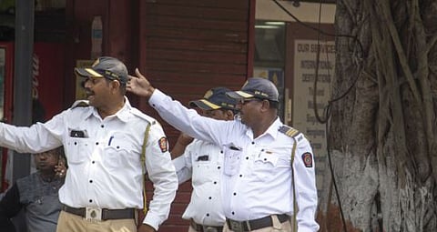 55 वर्षांवरील मुंबईतील वाहतूक हवालदार दुपारी 12 ते संध्याकाळी 5 पर्यंत रस्त्यावरुन ऑफ ड्युटी 