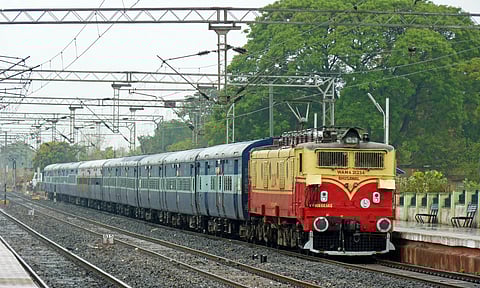 भुसावळ एक्सप्रेस इगतपुरी ते पुणे दरम्यान एक महिन्यासाठी रद्द 