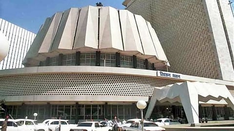 वाझेचा विषय उद्या वाजणार, पुढे काय ?