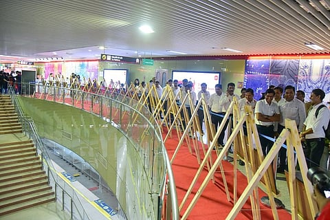 Frames Of India- photo exhibition at Hazrat Ganj