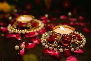Festive Shopping: Top Diwali Gifts from Lucknow's Local Finds!