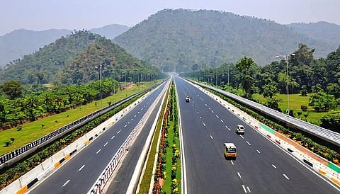 Lucknow–Kanpur Expressway Set to Open in April!