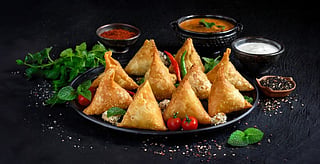 Top 9 Samosa Spots in Lucknow