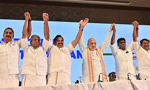 NDA கூட்டணி கட்சிகளுடன் பேச தொகுதிப் பங்கீட்டு குழுவை அமைத்தது அ.தி.மு.க