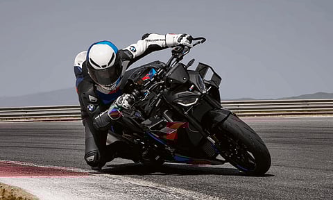 BMW | ஆடம்பர கார் விலையில் புது பைக் அறிமுகம் செய்த பி.எம்.டபிள்யூ.