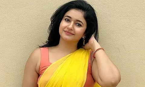 பெண்களிடம் உஷாராக இருங்கள்... ஆண்களை எச்சரிக்கும் Poonam Bajwa