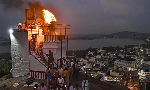 திருப்பரங்குன்றம் தீபத்தூண் விவகாரம் - தனி நீதிபதி உத்தரவுக்கு இடைக்கால தடை!