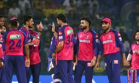 ஐபிஎல் வரலாற்றில் மிகப்பெரிய ஒப்பந்தம்: RCB அணியை தொடர்ந்து இறுதி கட்ட விற்பனையில் RR 
