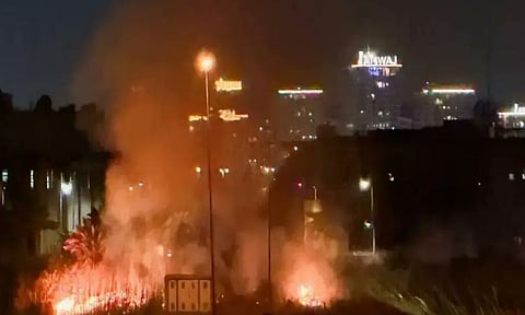 Iraq: பற்றி எரியும் அமெரிக்காவின் Victoria base.. பாக்தாத் சர்வதேச விமான நிலையம் அருகே தாக்குதலால் பரபரப்பு  