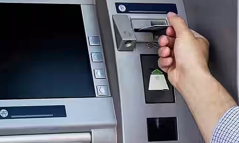 இந்தியன் வங்கி வாடிக்கையாளர்கள் கவனத்திற்கு... 5 முறைக்கு மேல் ATM பயன்படுத்தினால் கட்டணம்