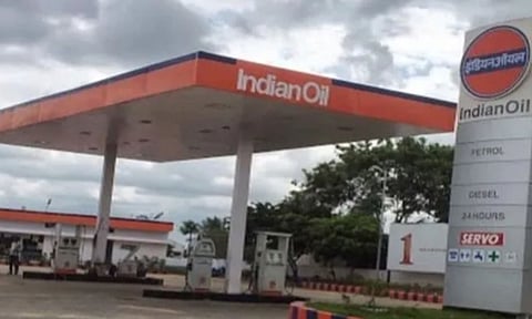 தெலுங்கானாவில் பெட்ரோல் பங்க், கியாஸ் சிலிண்டர் ஏஜென்சிகள் மூடல்- பொதுமக்கள் அவதி