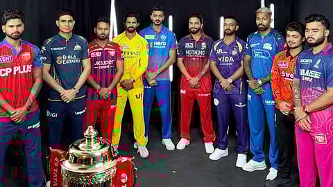 IPL 2026 | 10 அணி கேப்டன்களும் ஒன்றாக போஸ் கொடுத்த காட்சி