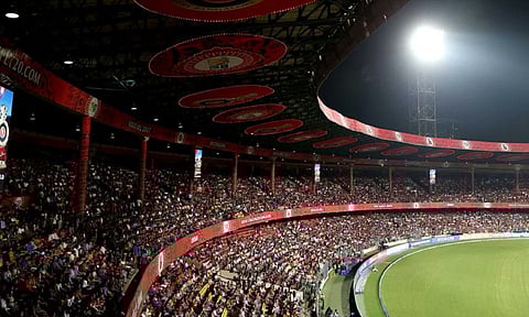 ஆர்சிபி மைதானத்தில் தொடக்க விழா கிடையாது- வெளியான தகவல்