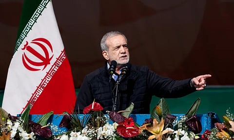 வளைகுடா நாடுகள் பாதுகாப்பாக இருக்க விருப்பினால் எதிரிகளுக்கு உதவுவதை நிறுத்துங்கள் -  ஈரான் அதிபர் எச்சரிக்கை