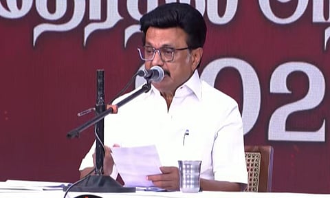 இனி மாதமாதம் மகளிருக்கு ரூ.2000, மாணவர்களுக்கு ரூ.1,500- திமுக தேர்தல் அறிக்கை வெளியானது! 