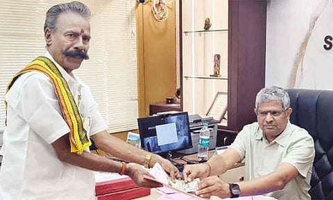 253-வது முறையாக வேட்புமனு தாக்கல் செய்தார் தேர்தல் மன்னன் பத்மராஜன் 