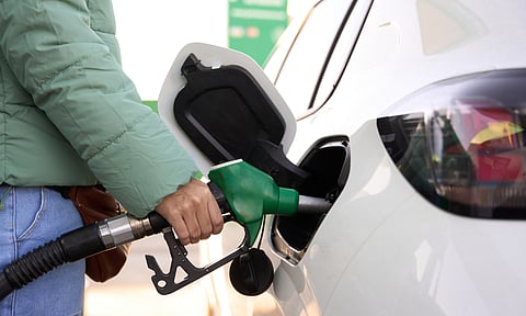நாடு முழுவதும் 20 சதவீதம் எத்தனால் கலக்கப்பட்ட பெட்ரோல்- இன்று முதல் விற்பனை செய்ய உத்தரவு