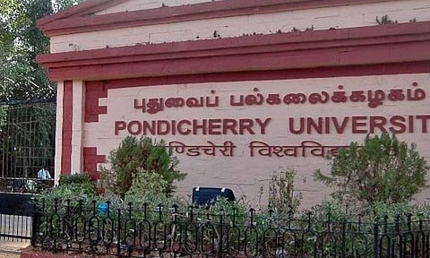 LPG Shortage| சிலிண்டர் தட்டுப்பாடால் முன்கூட்டியே தேர்வை முடிக்க புதுவை பல்கலை முடிவு?