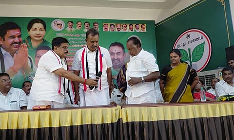 உடுமலையில் அதிமுக வேட்பாளர் அறிமுக கூட்டம்- எஸ்.பி. வேலுமணி பங்கேற்பு