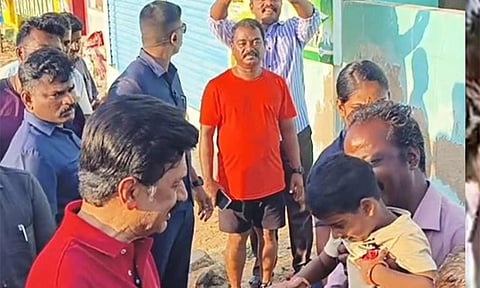 கன்னியாகுமரியில் முக்கடல் சங்கமம் பகுதியில் நடைபயிற்சி சென்று வாக்கு சேகரித்த மு.க.ஸ்டாலின்