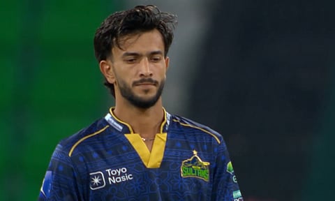 VIDEO: முதல் ஓவரில் அதிக ரன்களை விட்டுகொடுத்த இளம் வீரர்: பிஎஸ்எல் தொடரில் மோசமான சாதனை