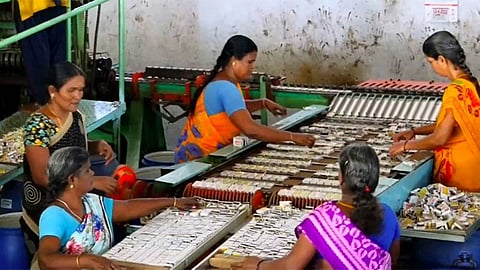 Iran War | தீப்பெட்டி தொழிற்சாலைகள் 12-ந்தேதி முதல் மூடல் - பாதிப்பு அடையும் 5 லட்சம் தொழிலாளர்கள்